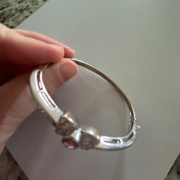 Vintage 18K White Gold Butterfly Bangle with Ruby & Diamonds - Picture 9 of 12